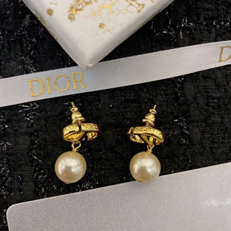 Compact Christian Dior Earrings 236350