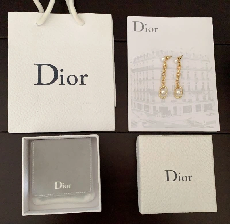 MoistureWicking Christian Dior Earrings 236349