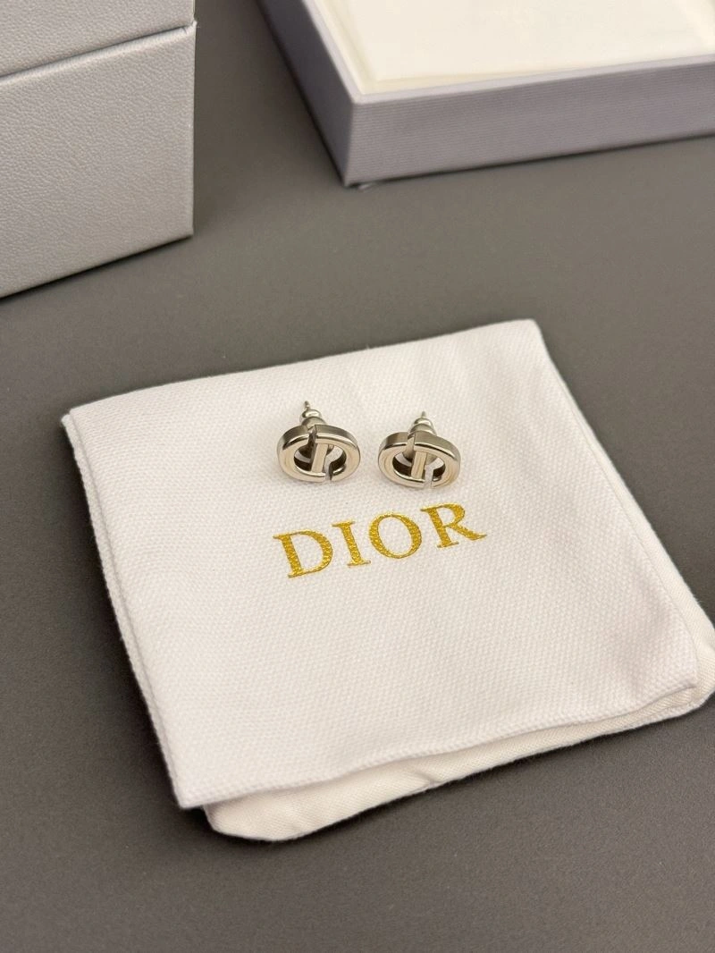 EyeCatching Christian Dior Earrings 236342