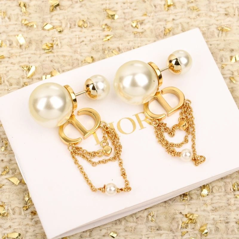 Tailored Christian Dior Earrings 236415