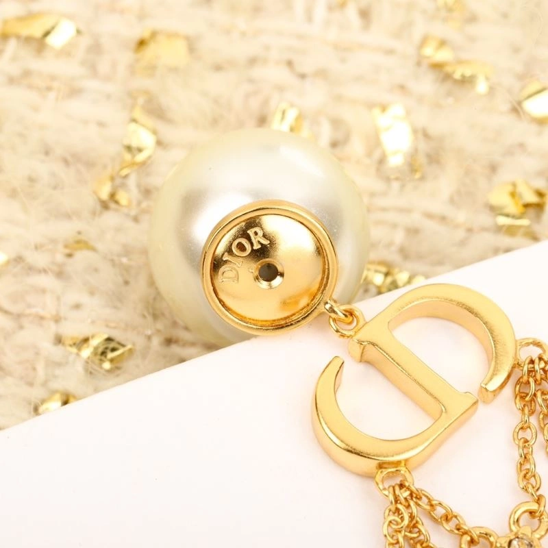 Tailored Christian Dior Earrings 236415