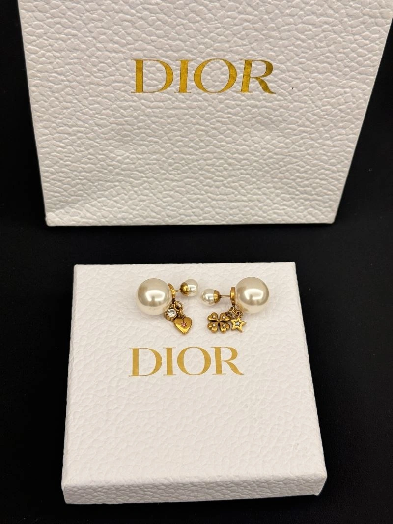 Christian Dior Earrings DailyWear 236332