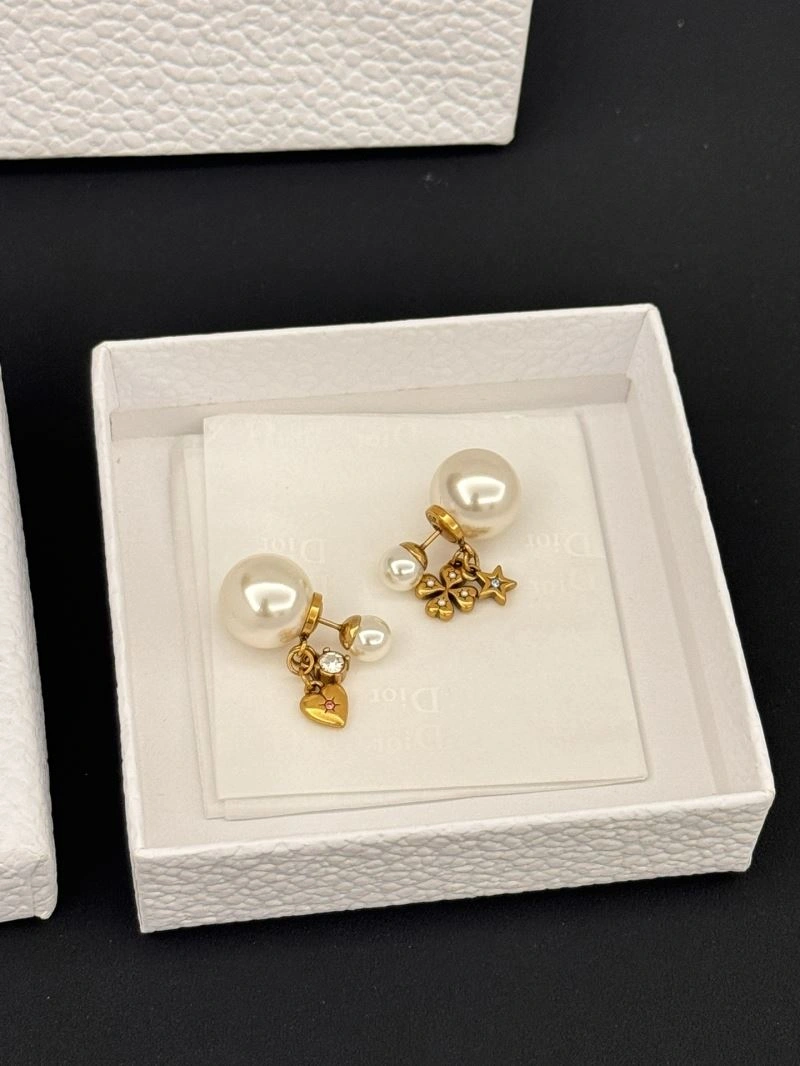 Christian Dior Earrings DailyWear 236332