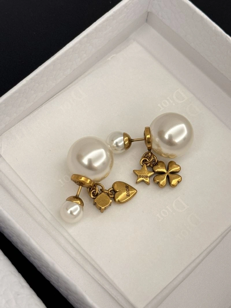 Christian Dior Earrings DailyWear 236332