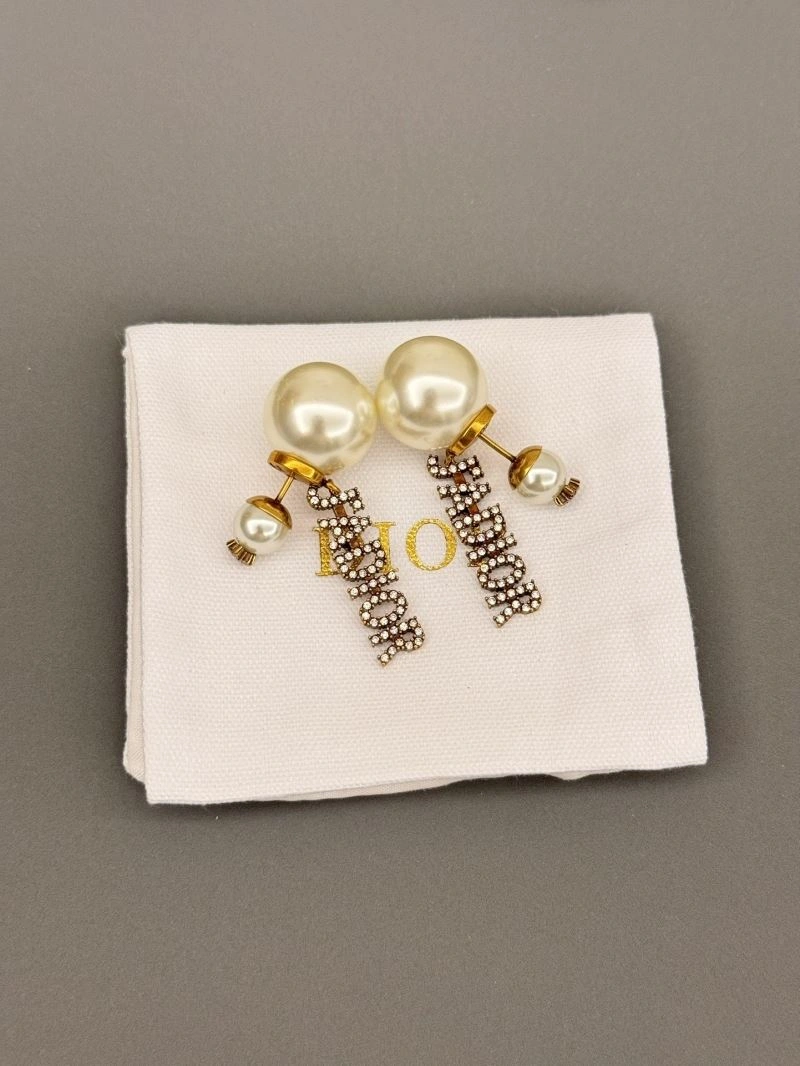 UrbanStyle Christian Dior Earrings 236308