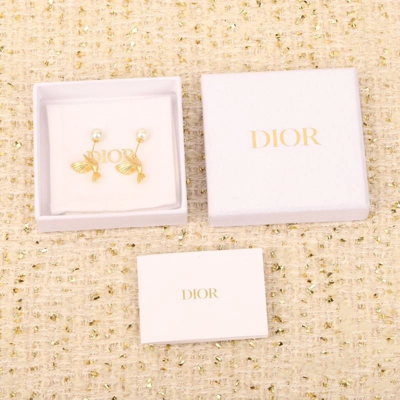 Effortless Christian Dior Earrings 236184