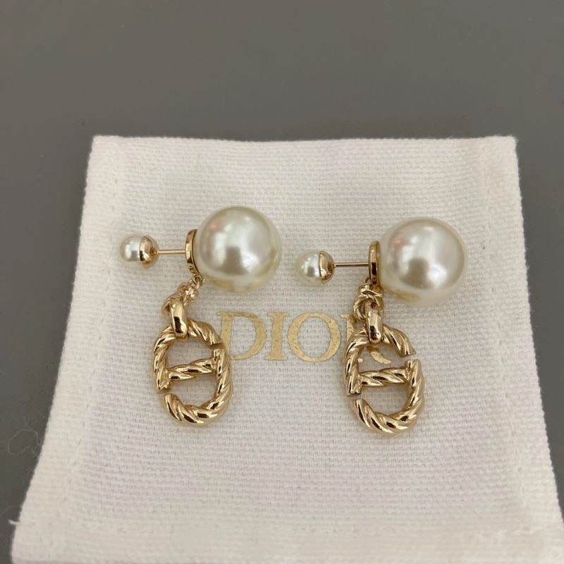MoistureWicking Christian Dior Earrings 236162