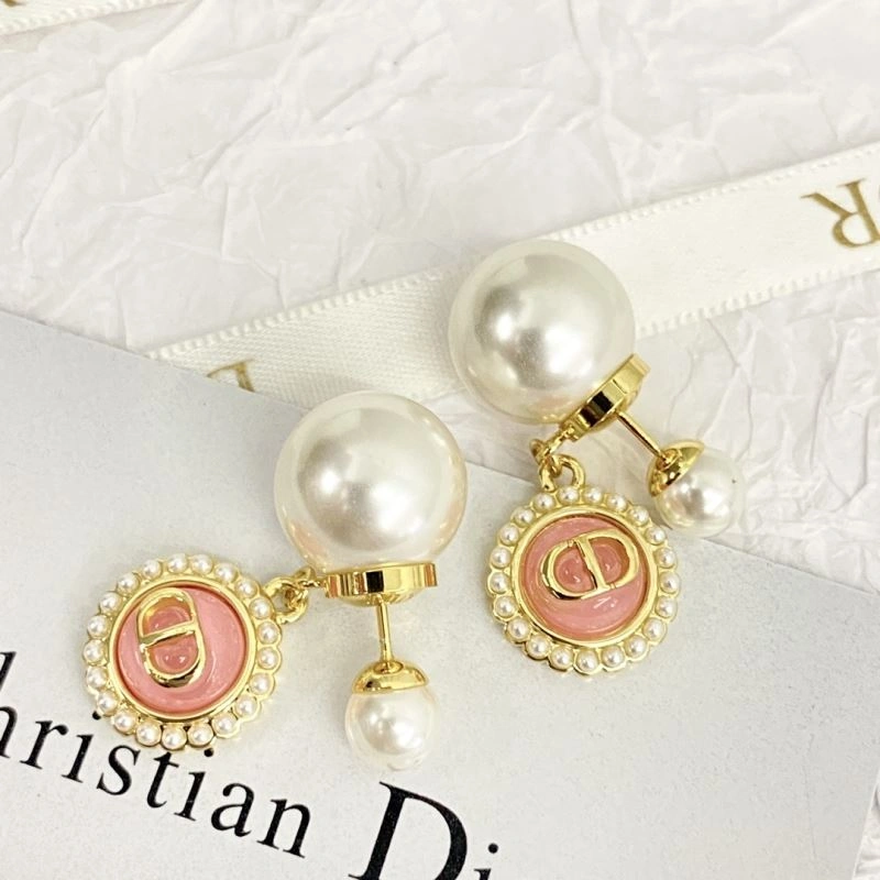Lightweight Christian Dior Earrings 236167