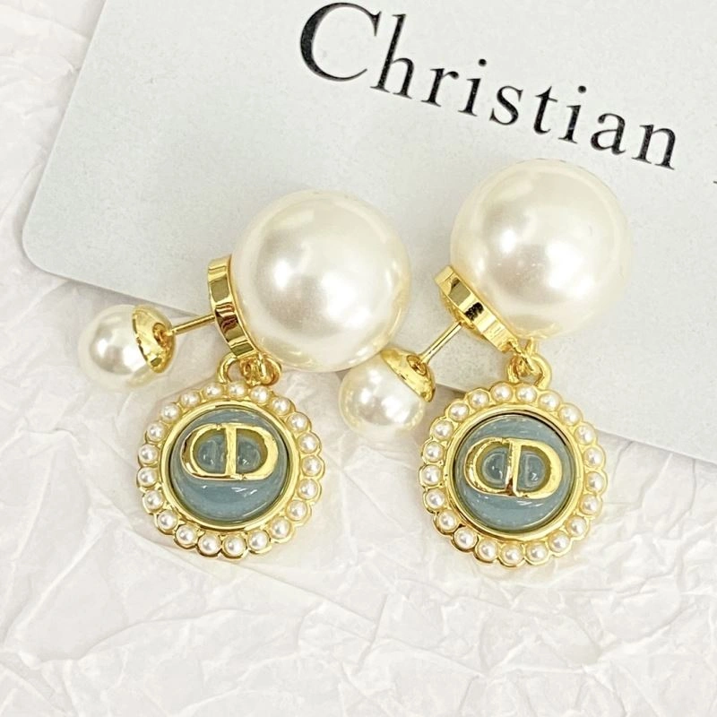 EyeCatching Christian Dior Earrings 236154