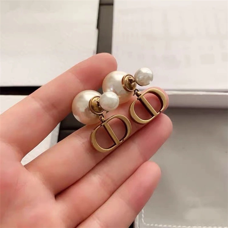 Christian Dior Earrings Compact 235613