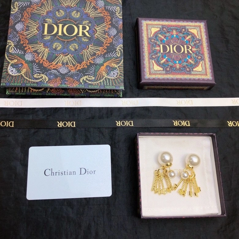 Christian Dior Earrings Chic 235590