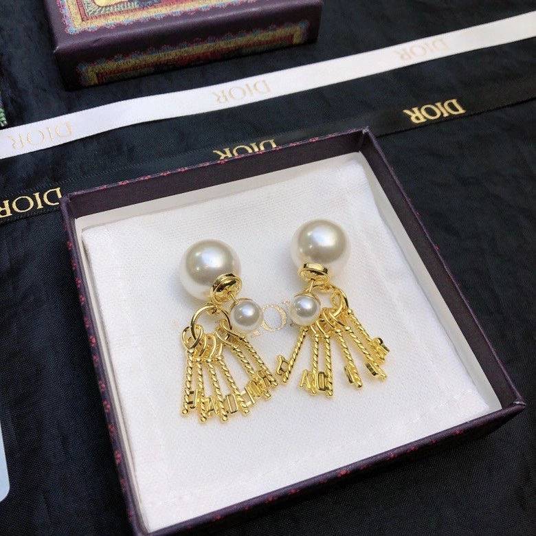 Christian Dior Earrings Chic 235590