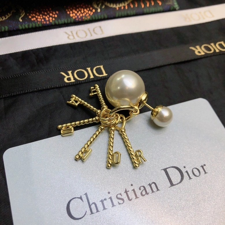 Christian Dior Earrings Chic 235590