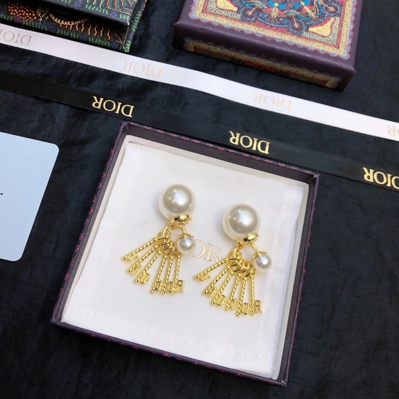 Christian Dior Earrings Chic 235590