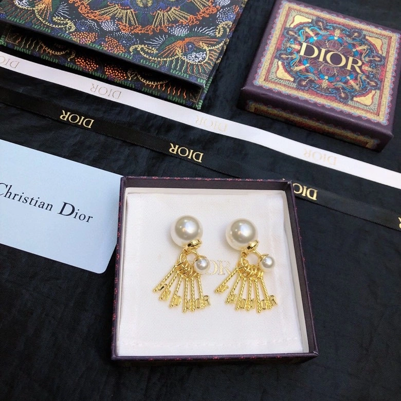 Christian Dior Earrings Chic 235590