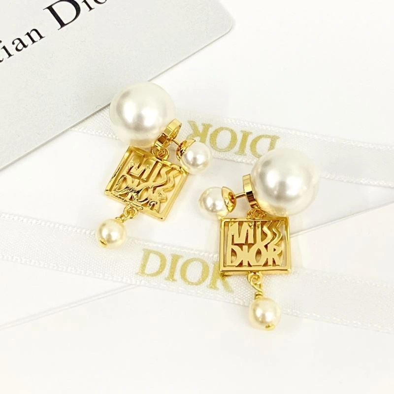 WellDesigned Christian Dior Earrings 235589