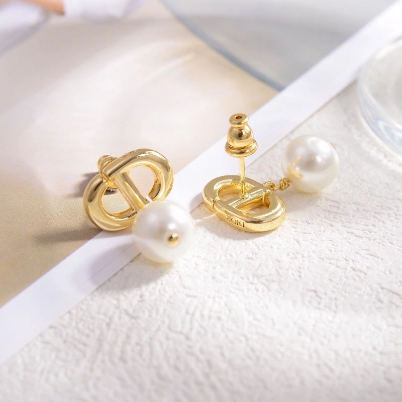 Comfortable Christian Dior Earrings 235619