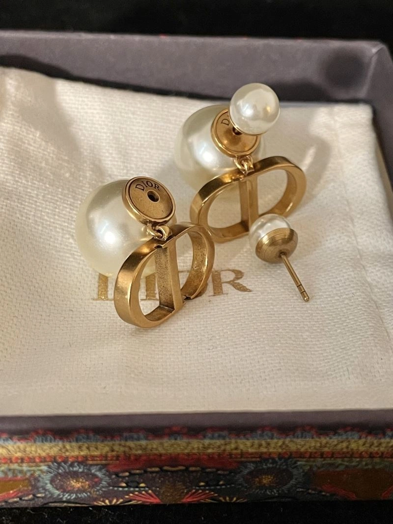 Sustainable Christian Dior Earrings 235333