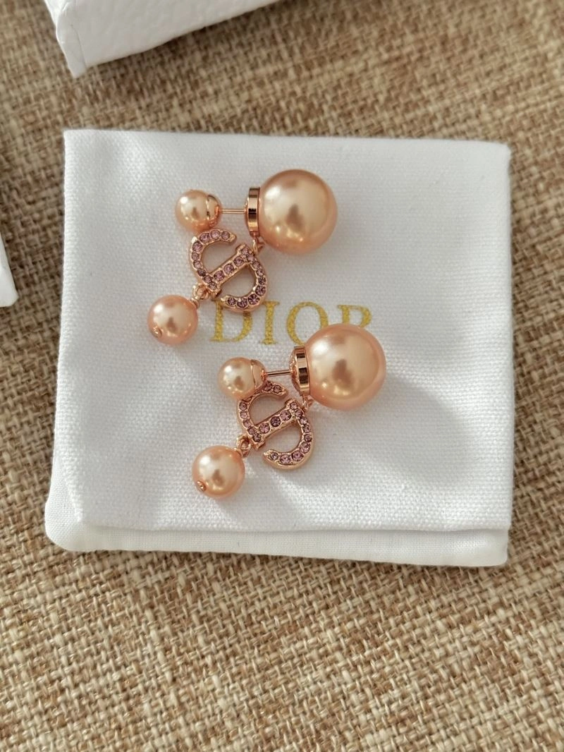 Christian Dior Earrings Fashionable 235330