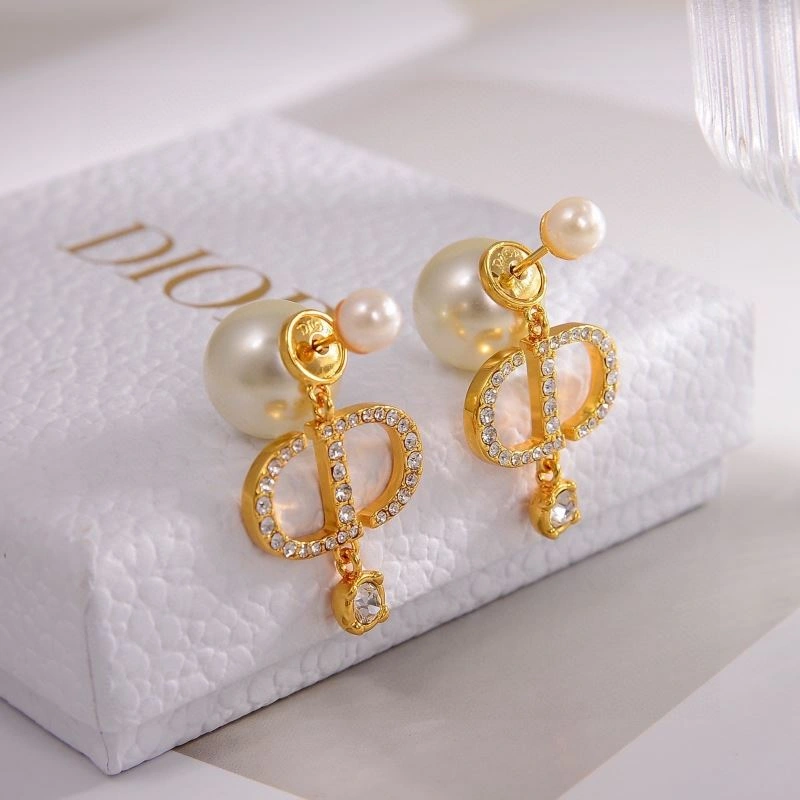 Stylish Christian Dior Earrings 235322