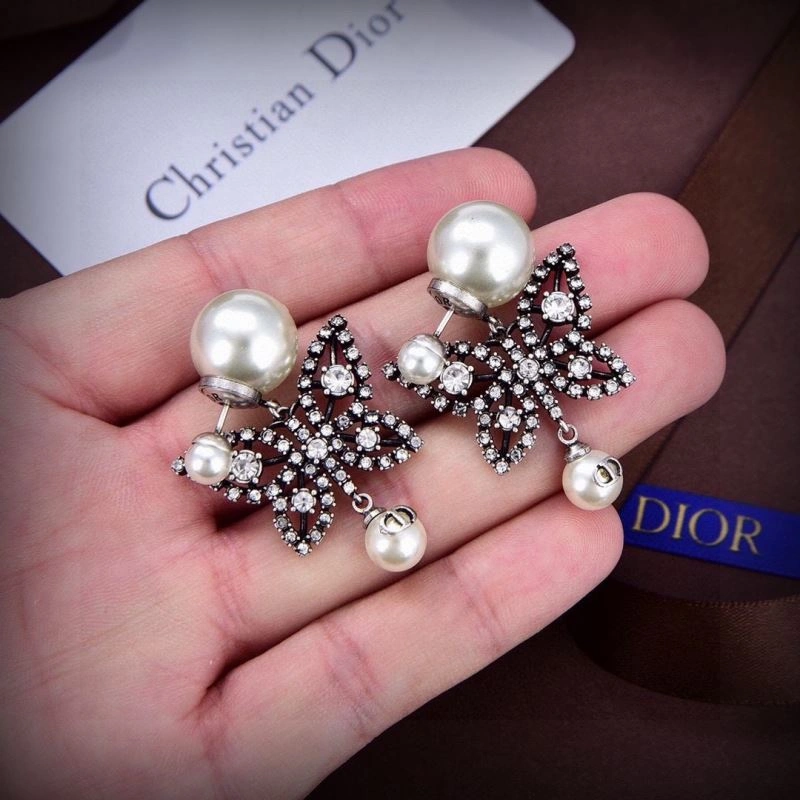 MoistureWicking Christian Dior Earrings 235316