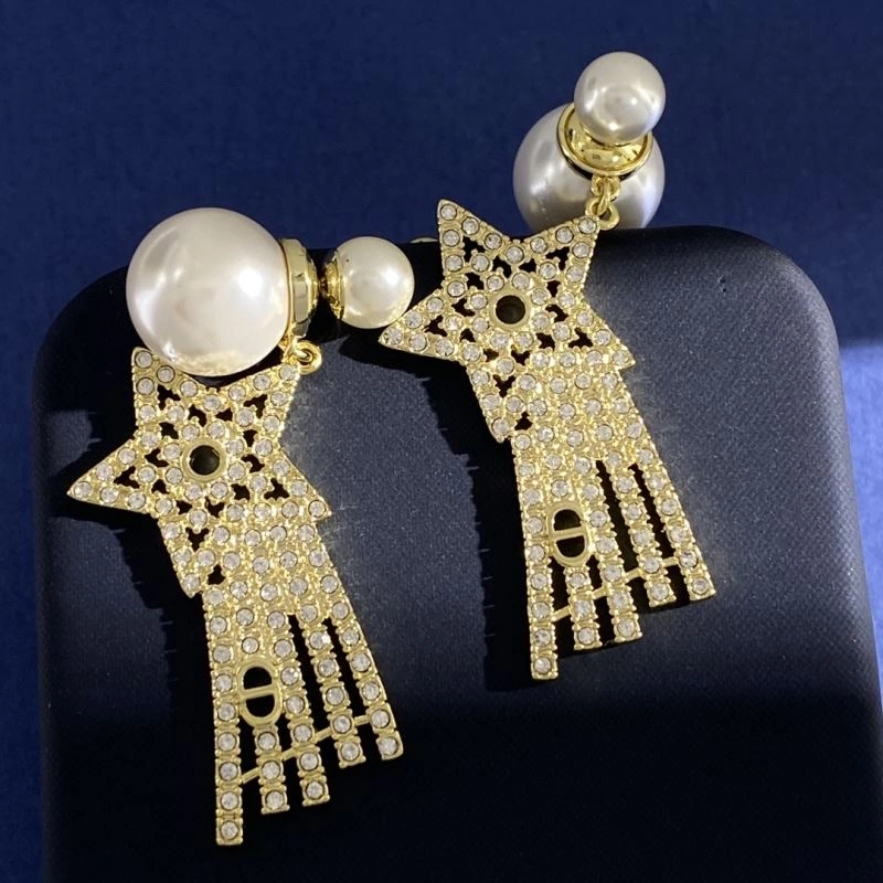 EyeCatching Christian Dior Earrings 235339