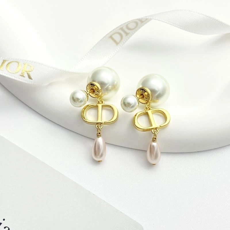 Christian Dior Earrings Snug 235292