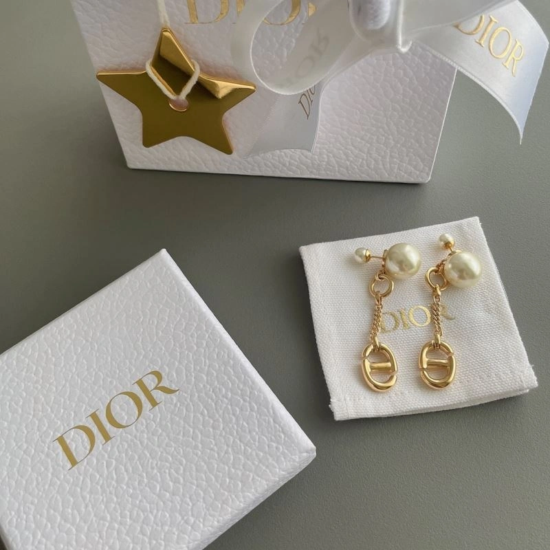 Christian Dior Earrings Sophisticated 235272