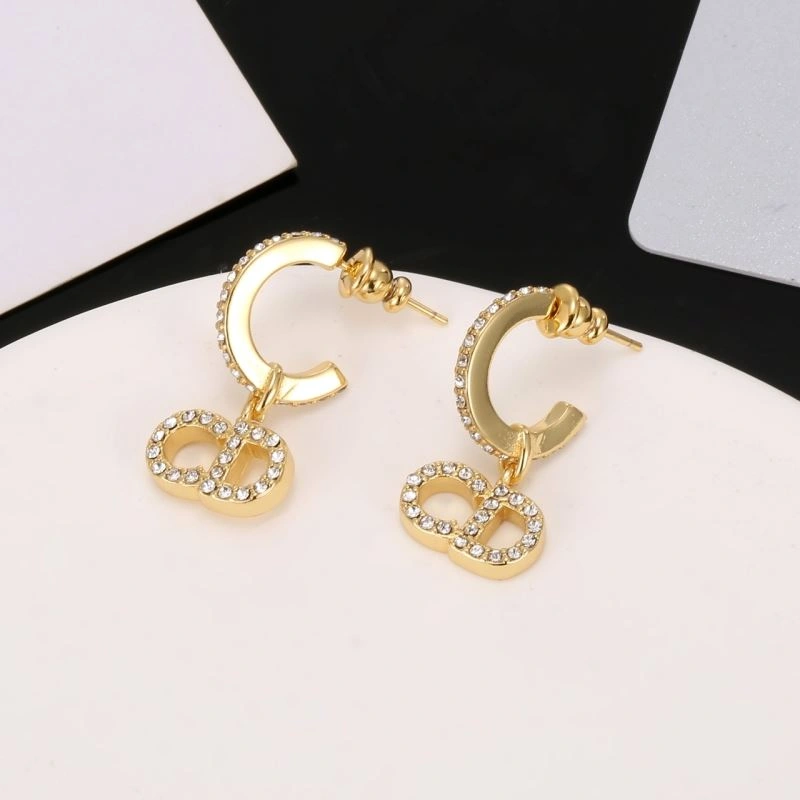Sophisticated Christian Dior Earrings 235108