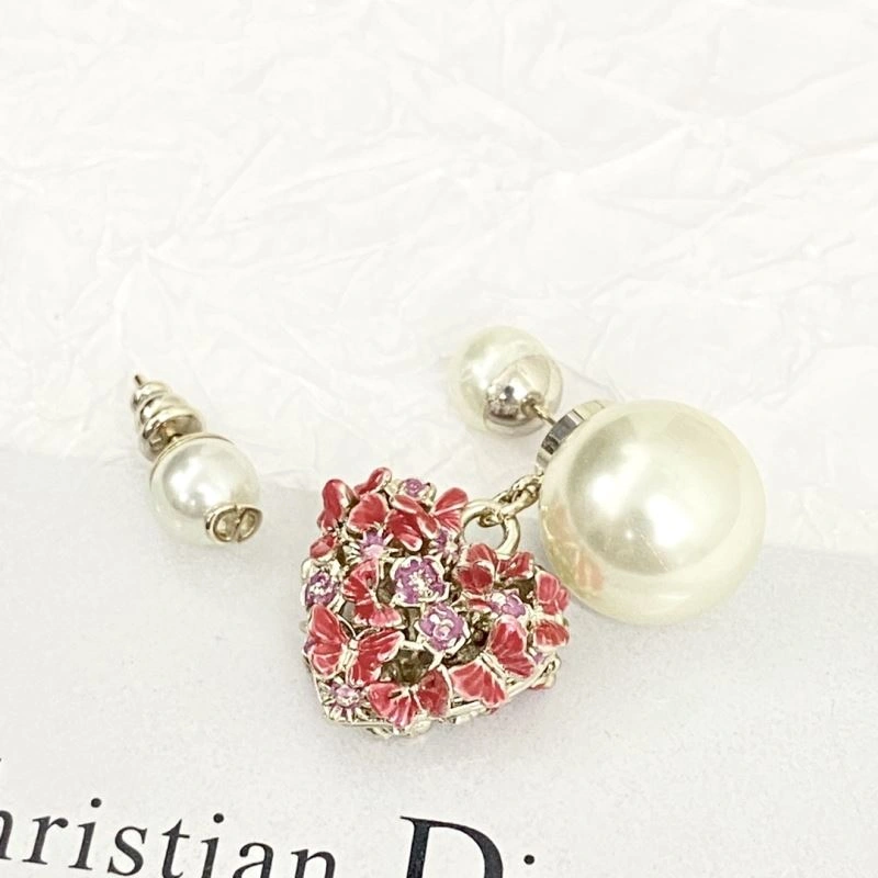 Effortless Christian Dior Earrings 234983