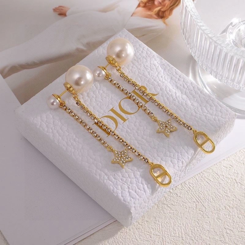 Sustainable Christian Dior Earrings 235010