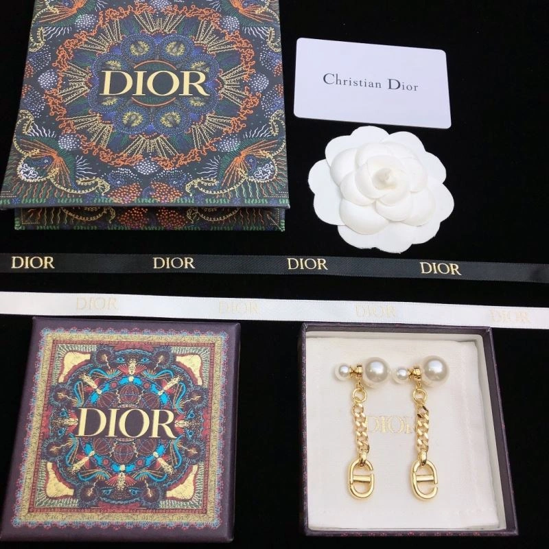 Christian Dior Earrings Chic 235013