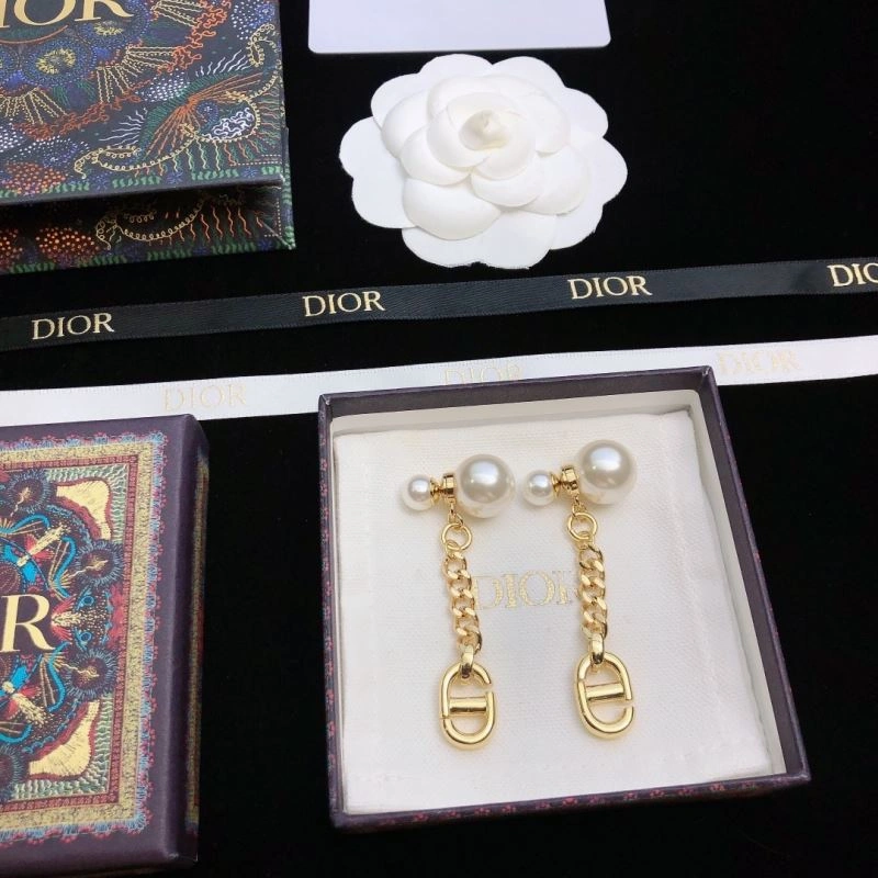 Christian Dior Earrings Chic 235013