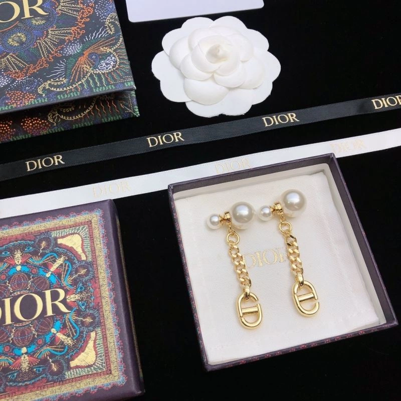 Christian Dior Earrings Chic 235013