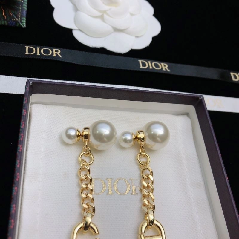 Christian Dior Earrings Chic 235013