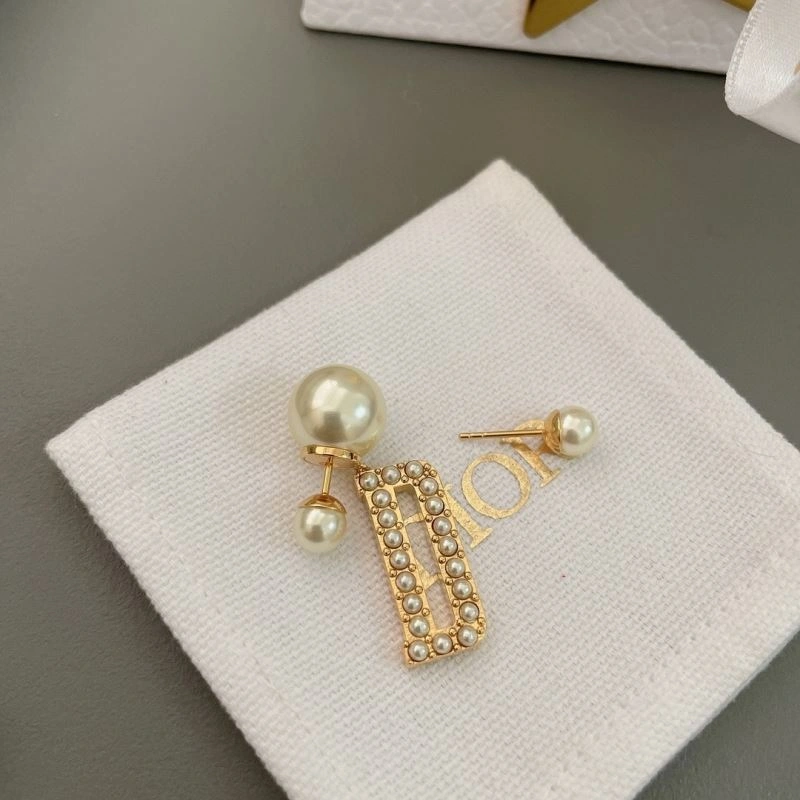 Christian Dior Earrings Snug 234860