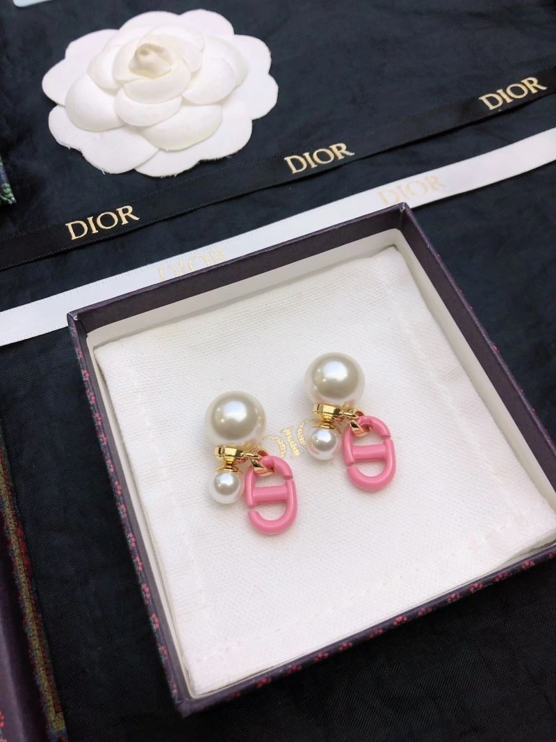 Minimalist Christian Dior Earrings 234574