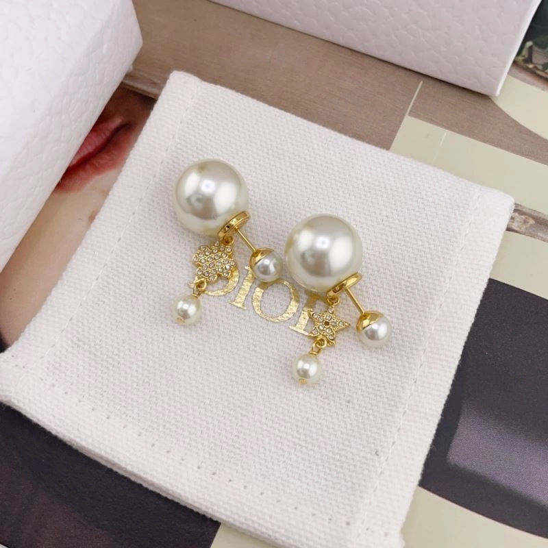 Christian Dior Earrings Bold 234579