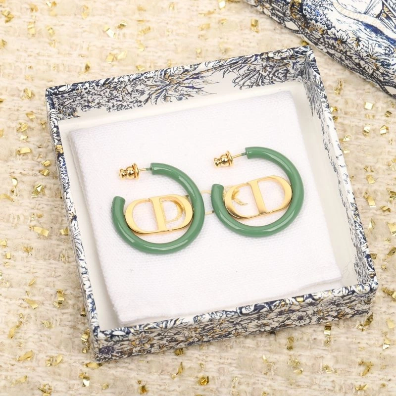Effortless Christian Dior Earrings 234542