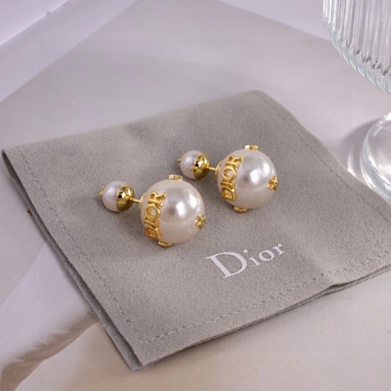 Fashionable Christian Dior Earrings 234601
