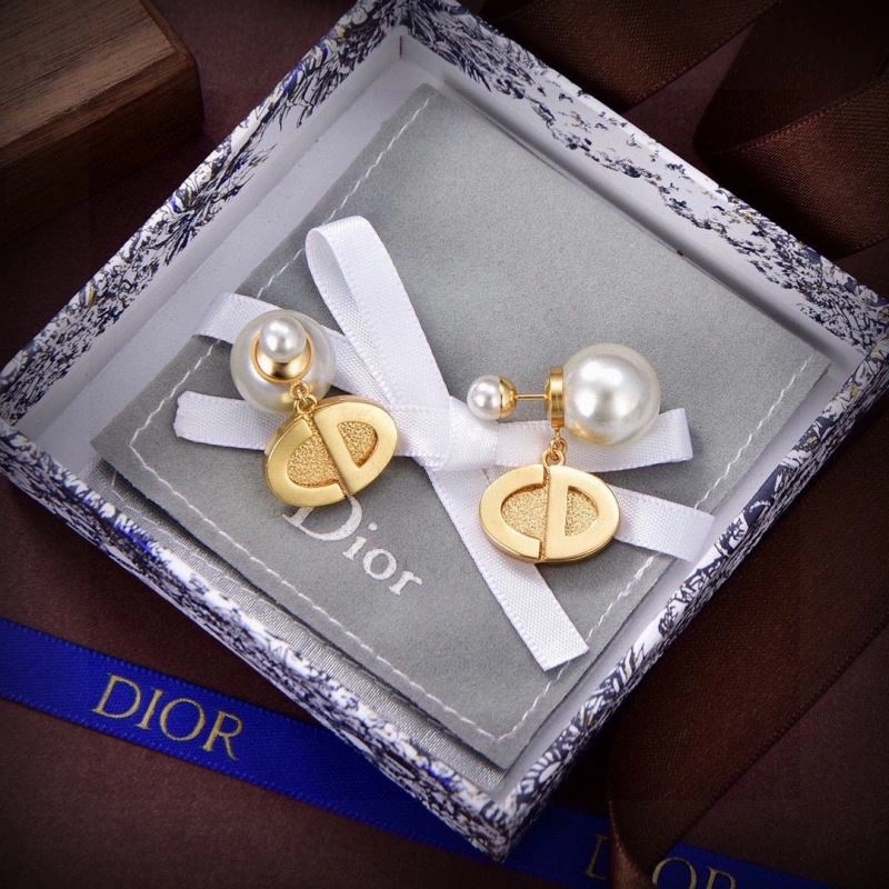Christian Dior Earrings Lightweight 234450