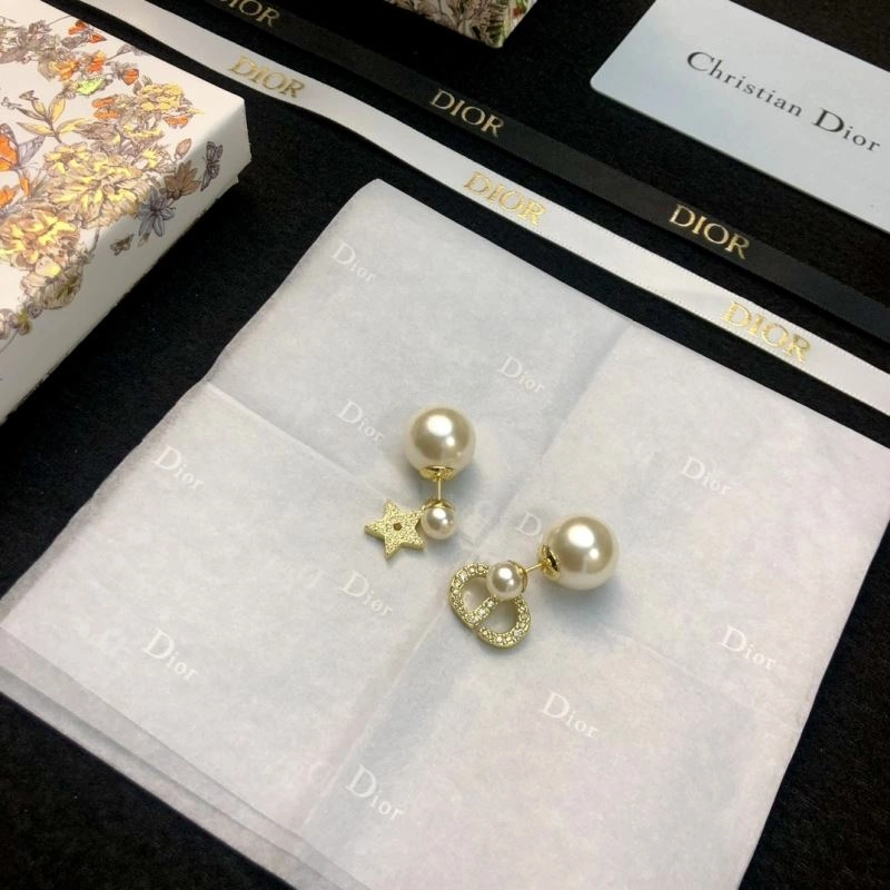 Christian Dior Earrings Effortless 234491