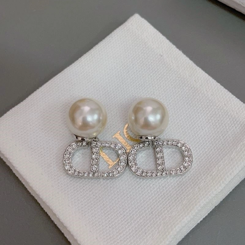 Comfortable Christian Dior Earrings 234193
