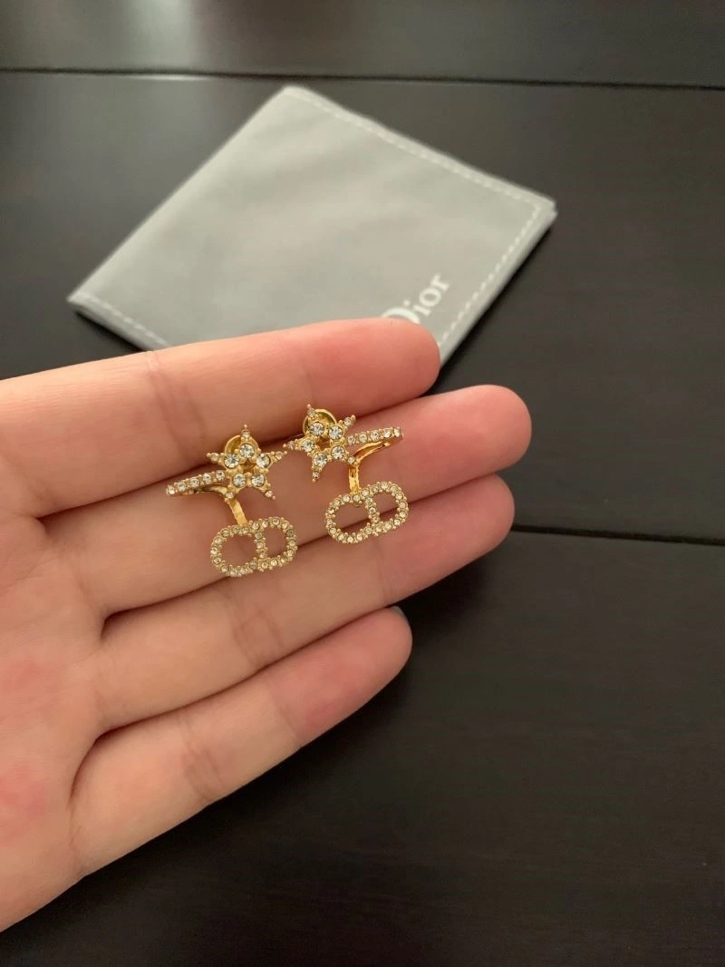 Christian Dior Earrings Minimalist 234198