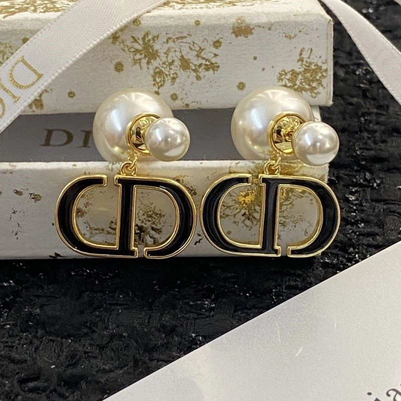 Christian Dior Earrings Sleek 234187