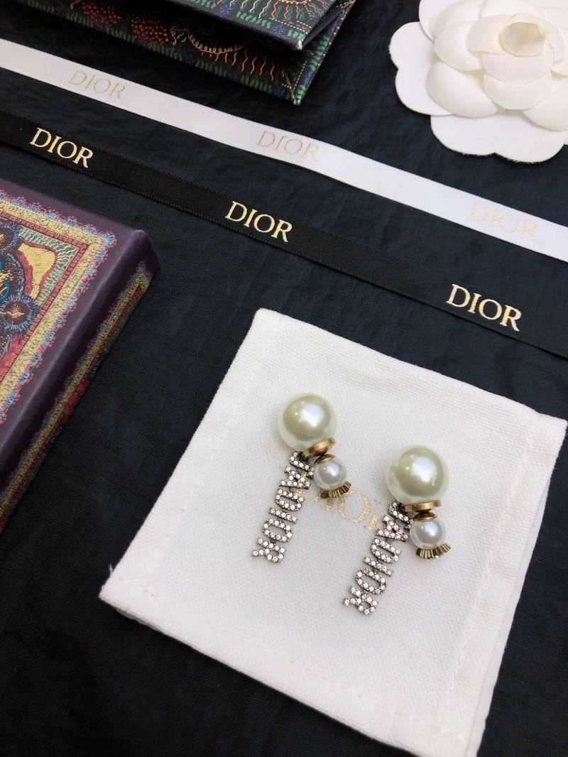 Christian Dior Earrings ModernLook 234136
