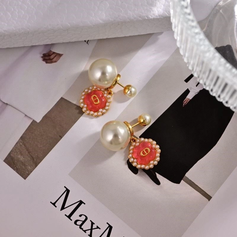 EyeCatching Christian Dior Earrings 234125
