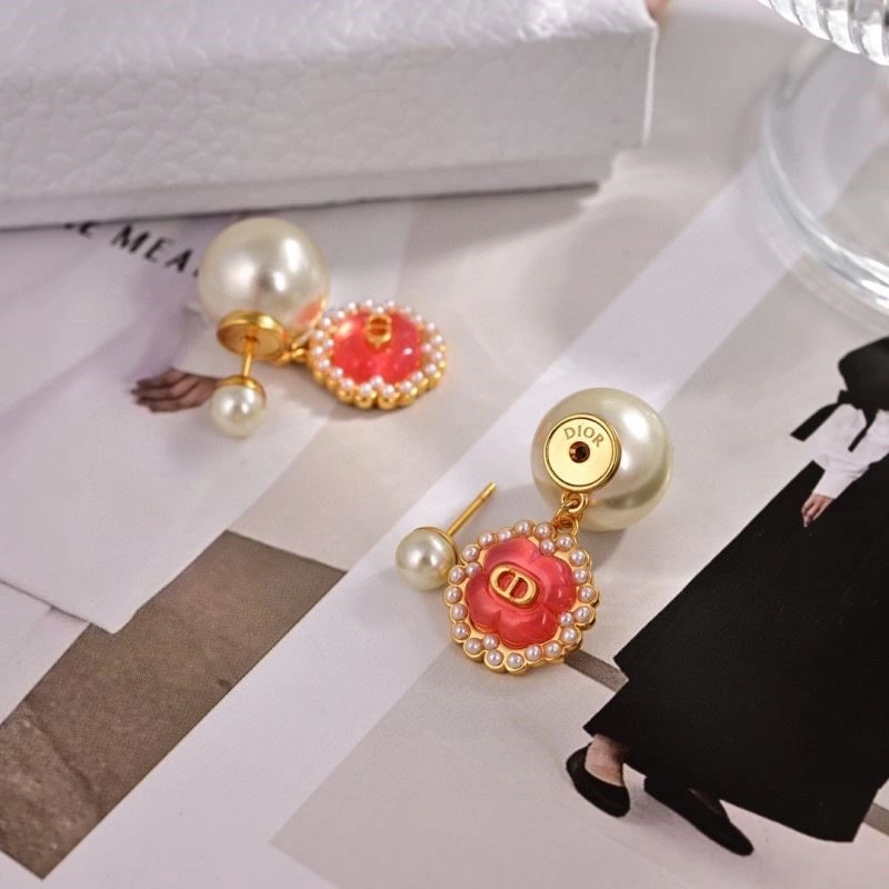 EyeCatching Christian Dior Earrings 234125