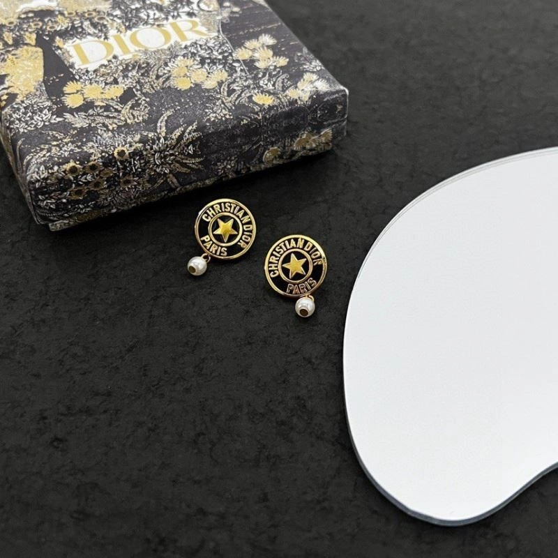 WrinkleFree Christian Dior Earrings 233892