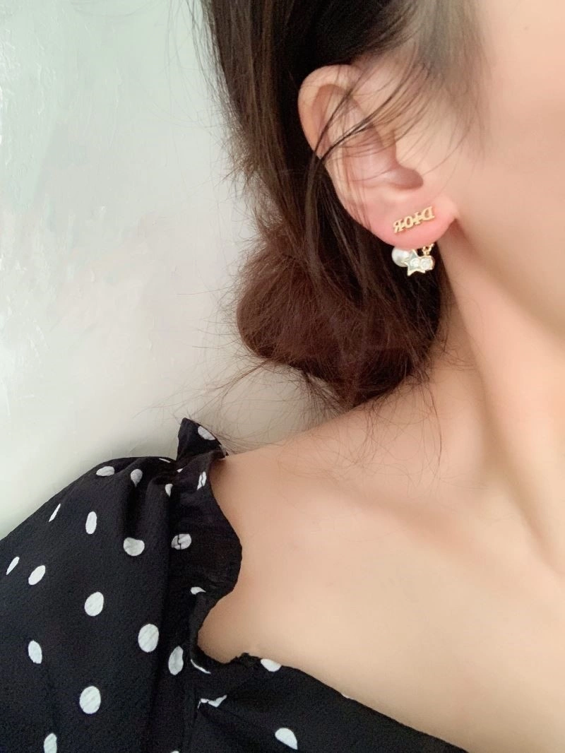 Breathable Christian Dior Earrings 233922